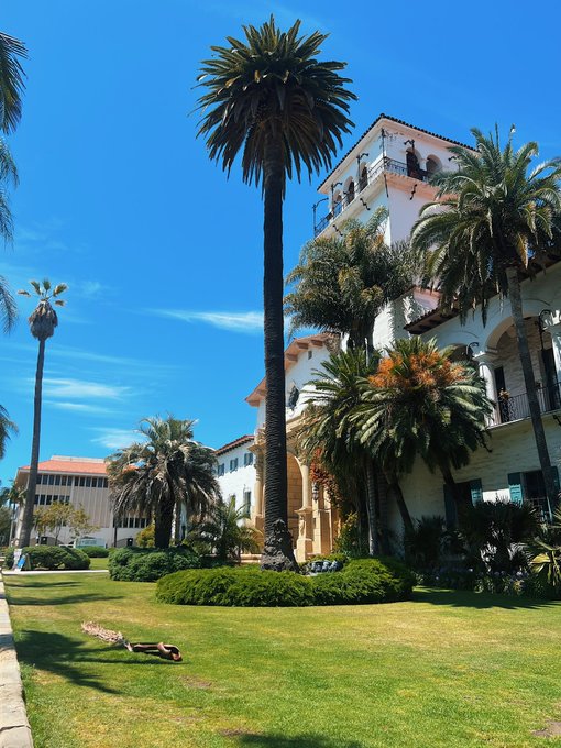 Santa Barbara with the fam jam 🥰 https://t.co/52JB4aKTYN