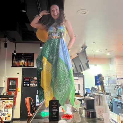 Princess_Mirr's tweet photo. Light up shoes FTW #NewProfilePic https://t.co/SjpSomNU3y