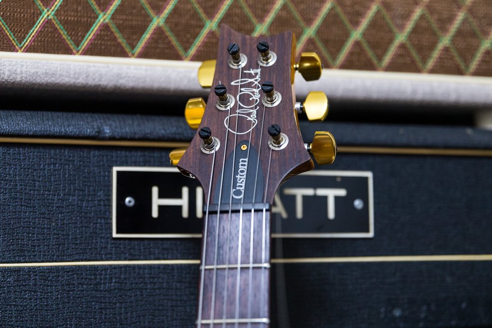 買いました。初めてのポールリードスミス🎸

Paul Reed Smith Core Custom 24 Piezo Purple Iris 10Top

杢目にはこだわってないけど、たまたま目に入ったパープルが10Top。リッチでモダン、パワーはあるけど硬くはなくて木の音がする。ピエゾも活用したい。
#MyNewGear #PaulReedSmith #PRS #ギター