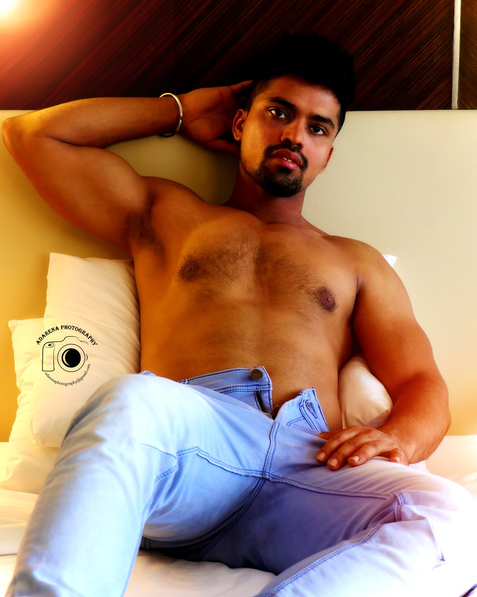 #indianmodel #bodyshot #menofindia #hotmen #adarena #malebeauty #handsomeindian #desimen #indianmen #shoutout #hotindianmen @adittyaroy2011 @P00373177 @DESIMEN10