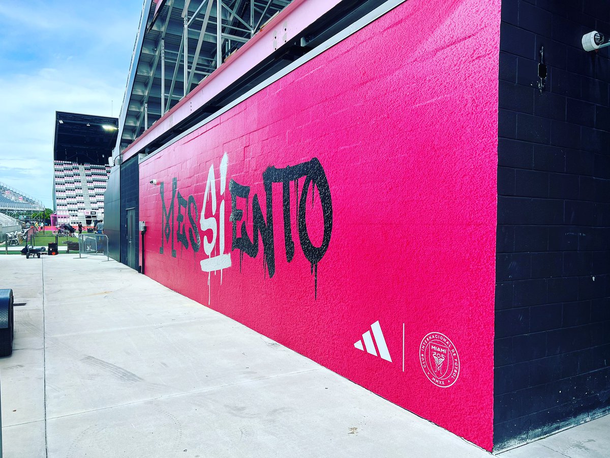 joekerG's tweet photo. The day has finally come! #Messiege #GLG #Messi #LaFamiliaIMCF https://t.co/SiWUiQB1DI