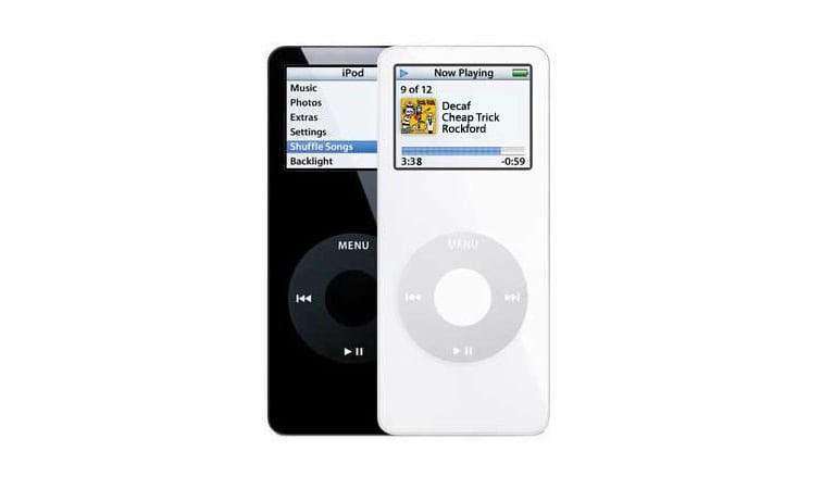 MoritzHochberg's tweet photo. @zollotech OG iPod nano in black. Man I miss that thing! Sent it in for the recall (got a 6G, but still, the OG was so iconic!). https://t.co/oxy26EBSb2