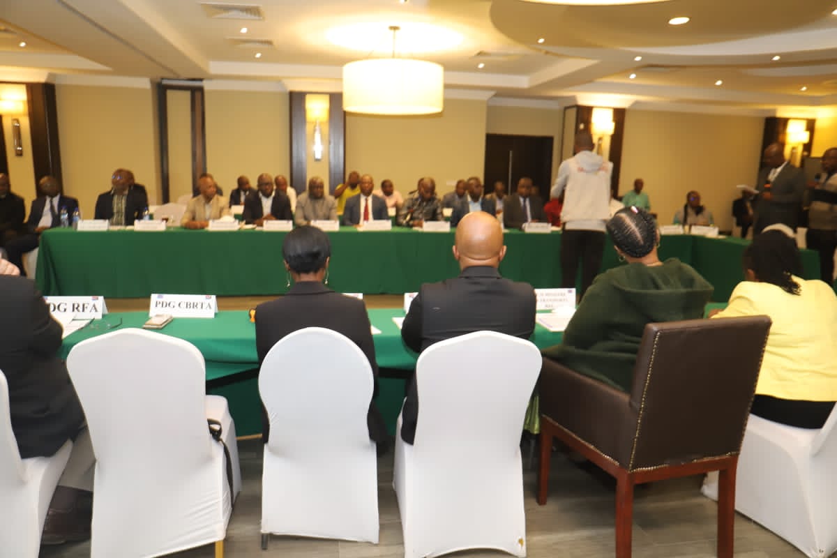 CongoTransports's tweet photo. #Rdc- Afrique du Sud : Kinshasa et Pretoria envisagent de moderniser le port sec de kasumbalesa dans le haut Katanga. C'est ds ce cadre que les ministres des transports de deux pays ont visité samedi ce port frontalier et levé des options réciproquement avantageuses https://t.co/0D7yGjap2P