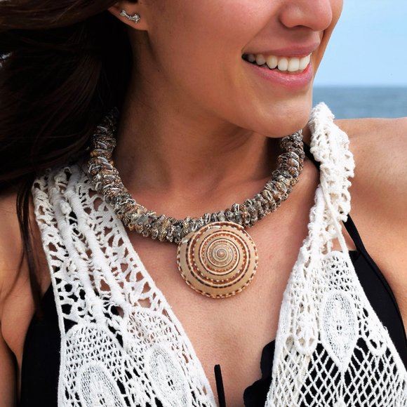 Sandy_Yocum's tweet photo. So good I had to share! Check out all the items I'm loving on @Poshmarkapp from @evesaintjewelry #poshmark #fashion #style #shopmycloset #paparazzi #artisan #salamandergraphix: https://t.co/ah8dsSAcnj https://t.co/5s8F2alYOh