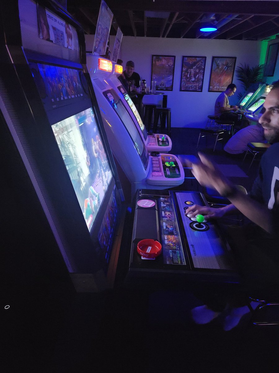 TooPlatinum tweet media