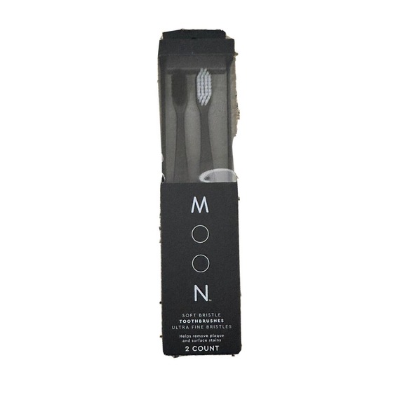 Young41L's tweet photo. So good I had to share! Check out all the items I'm loving on @Poshmarkapp #poshmark #fashion #style #shopmycloset #newlook #moonoralcare #alexandermcqueen: https://t.co/COJMdmwApn https://t.co/RQW3aPiIZc