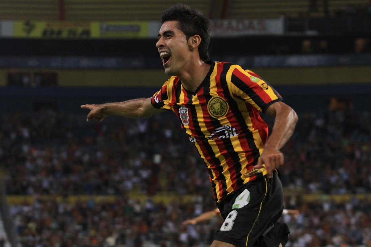 Muchas Felicidades para <a href="/LeonesNegrosCF/">Leones Negros de la UdeG</a> por su 49 aniversario. Que sigan sus años de grandeza. 👏🏻👏🏻