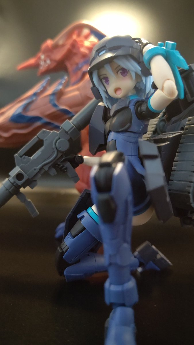 CrescentFox's tweet photo. １話をみて無事はまりました。
うちのパワラリーは「ヒルマ ゲン子」と呼称します。

「ちょーっとだけでいいから、バザンガ誘導してくれないかな？できる？」
「俺が行く」
「ｩﾙﾙﾙﾛﾛﾛﾛﾛｧｧｧｲ!」

#おき生模型部
#ぺぺろと並走
#30MS
#ウルトラマンブレーザー https://t.co/5cdS164ey0