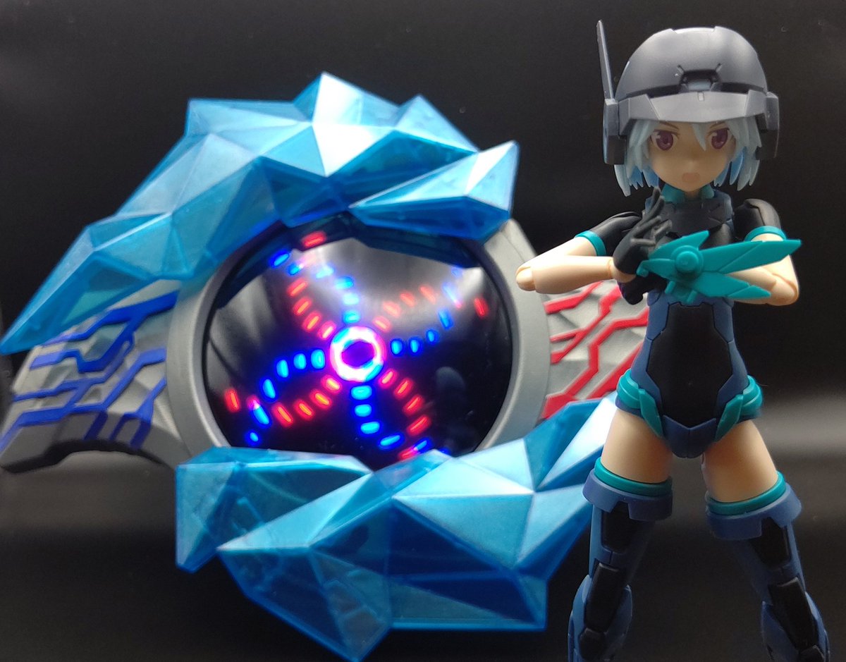 CrescentFox's tweet photo. １話をみて無事はまりました。
うちのパワラリーは「ヒルマ ゲン子」と呼称します。

「ちょーっとだけでいいから、バザンガ誘導してくれないかな？できる？」
「俺が行く」
「ｩﾙﾙﾙﾛﾛﾛﾛﾛｧｧｧｲ!」

#おき生模型部
#ぺぺろと並走
#30MS
#ウルトラマンブレーザー https://t.co/5cdS164ey0