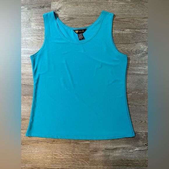 colorful_unique's tweet photo. So good I had to share! Check out all the items I'm loving on @Poshmarkapp #poshmark #fashion #style #shopmycloset #valentina #jcrew #forever21: https://t.co/Ok4qKgnKNR https://t.co/CoUKMov0Tl