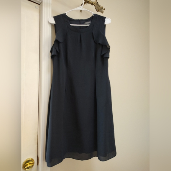 czucker959's tweet photo. So good I had to share! Check out all the items I'm loving on @Poshmarkapp #poshmark #fashion #style #shopmycloset #louisvuitton #thelimited #balenciaga: https://t.co/AgeZJiju5i https://t.co/kYB5ytO6Lm