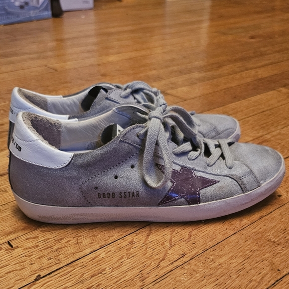 jsnow09's tweet photo. So good I had to share! Check out all the items I'm loving on @Poshmarkapp #poshmark #fashion #style #shopmycloset #goldengoose: https://t.co/nLShcCowVq https://t.co/h0eBG5AQ2Q