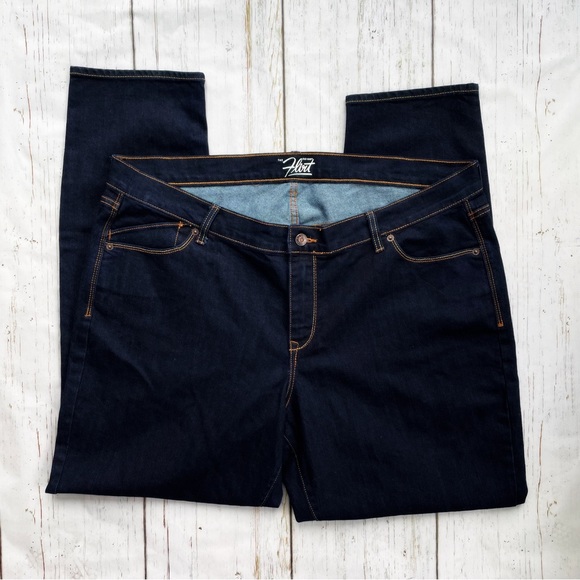 So good I had to share! Check out all the items I'm loving on <a href="/Poshmarkapp/">Poshmark</a> from <a href="/HannahR47906434/">Hannah Rodgers</a> #poshmark #fashion #style #shopmycloset #excelledcollection #clarks #oldnavy: posh.mk/OjIjlqojtBb