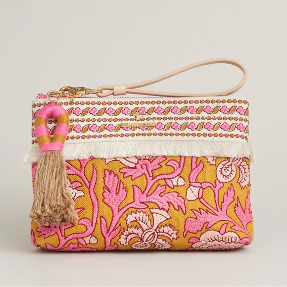 moonlightrose91's tweet photo. So good I had to share! Check out all the items I'm loving on @Poshmarkapp #poshmark #fashion #style #shopmycloset #forever21 #spartina449 #wildfable: https://t.co/ZORtRCStCz https://t.co/d8dQ7qKdLd