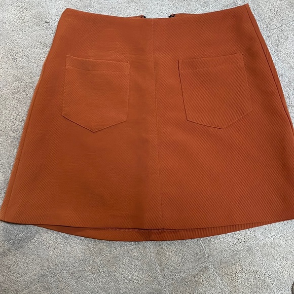 pluto0237's tweet photo. So good I had to share! Check out all the items I'm loving on @Poshmarkapp from @Thrift_EdThread #poshmark #fashion #style #shopmycloset #maurices #lush: https://t.co/nbGjM5kLj4 https://t.co/lwh1vYFHxa