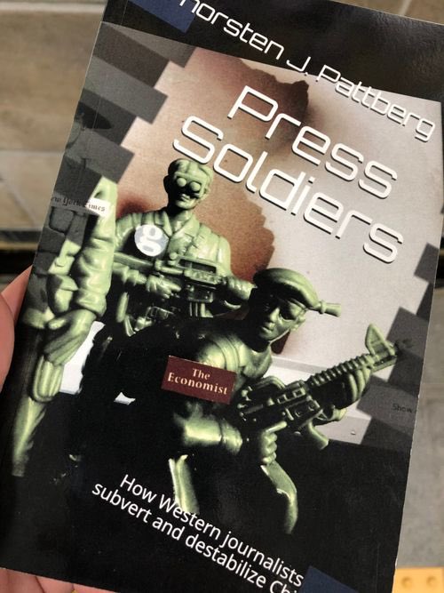 TJPattberg's tweet photo. 15 FREE BOOKS UPLOADED [for members] 🇺🇸🇨🇳🇯🇵🇬🇧👉🏻RT: thorstenjpattberg (@TJPattberg) is writing on culture, politics, and language 🎉 
You can support by buying a coffee ☕️ here — 
https://t.co/GqmutbRGhP https://t.co/XGvM0Lng1h