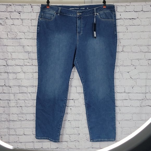 KRose55546's tweet photo. So good I had to share! Check out all the items I'm loving on @Poshmarkapp #poshmark #fashion #style #shopmycloset #coach #avenue #joesjeans: https://t.co/ggITQx29xL https://t.co/V5RsC5OyIV