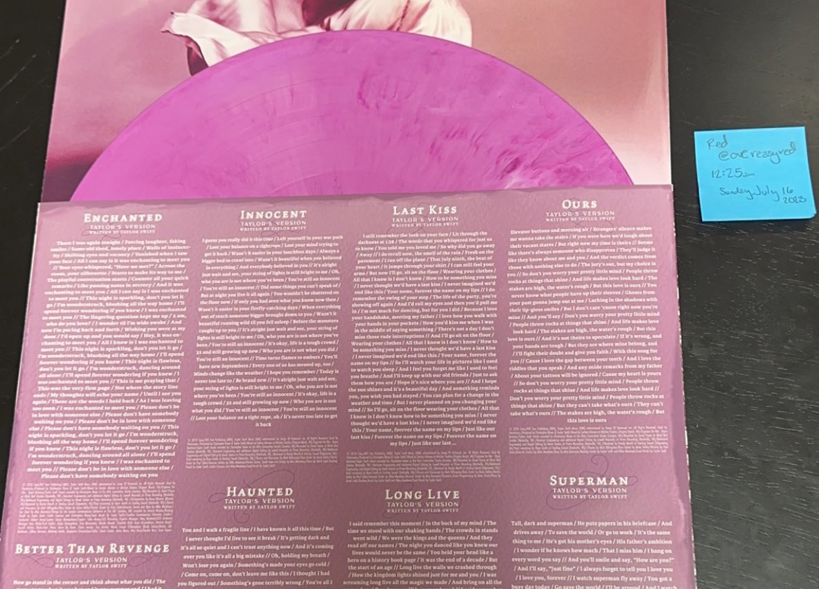 overeasyred's tweet photo. GIVEAWAY: Speak Now Taylor's Version containing one disc of each color variant
(each disc has been played once)

TO ENTER: 
-follow me @overeasyred and ant @thisisanttrying 
-like &amp; retweet
-for one extra entry you may tag a friend in the replies!
US ONLY

#giveaway #TaylorSwift https://t.co/RrQgXMiX6Z