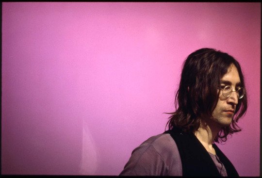 RT @crockpics: John Lennon by Linda McCartney. https://t.co/rBGKVvpnT5