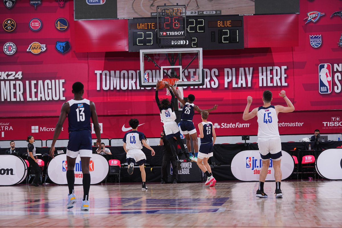 jrnba's tweet photo. Great performances by both Team White and Team Navy in today's #JrNBAShowcase presented by @nikebasketball boys gameπ₯ https://t.co/thBZKcZ28I