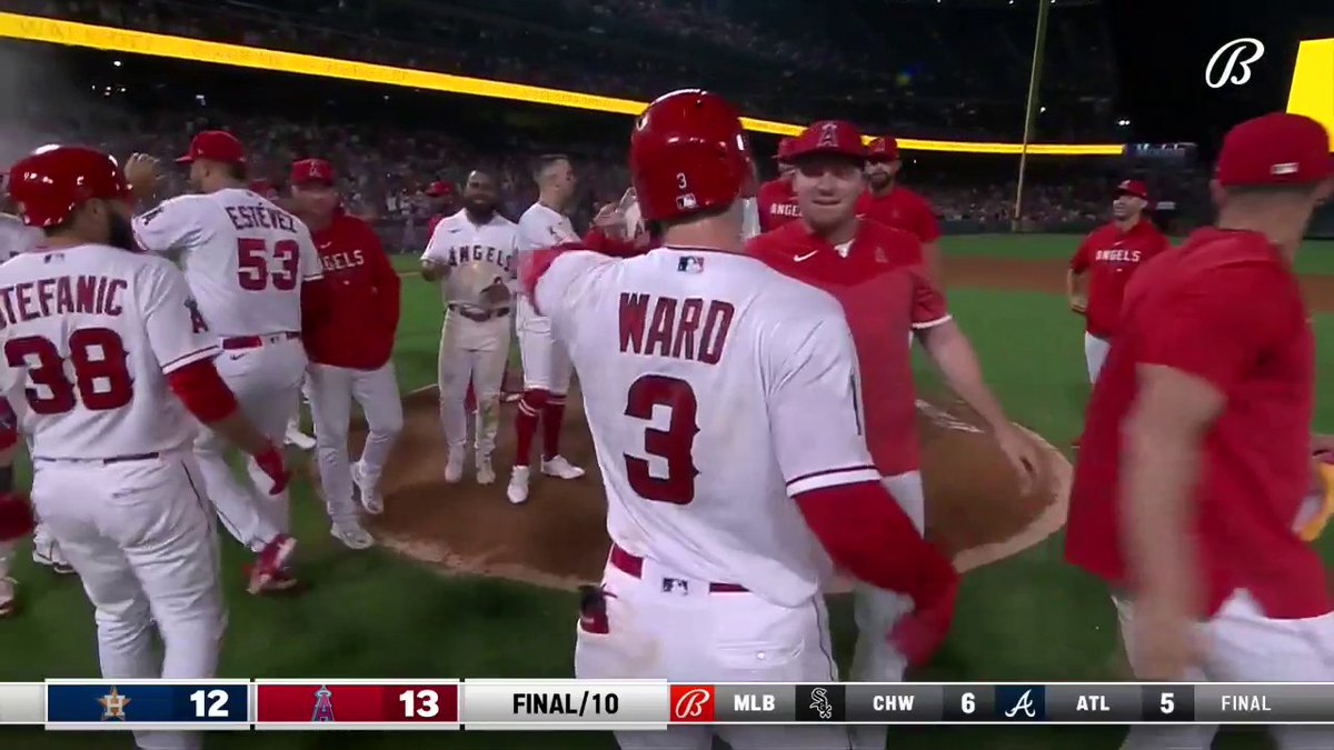 RT @TalkinBaseball_: THE ANGELS WALK IT OFF ON AN ASTROS ERROR https://t.co/LU9hH52yae