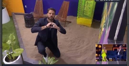 Gracias México! porque despertaron un público más humano, empático y protector de las injusticias ahora más que nunca apoyo a Jorge para ganar
#TeamJorge
#Teammuñequitas  #LaCasaDeLosFamososMX