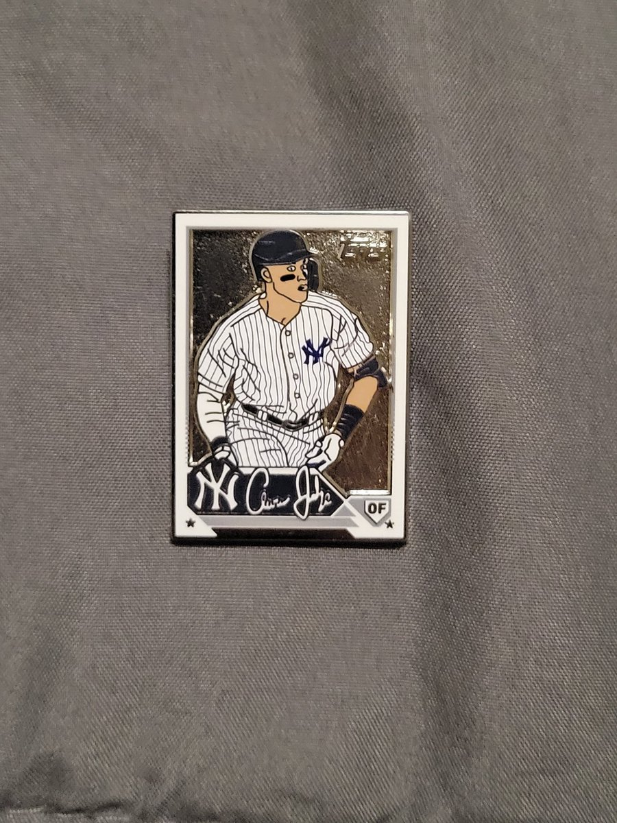 RT @AndrewI420: @GotdemCards aaron judge superbox pin 10$ shipped BMWT included in price https://t.co/CClhvqNdql