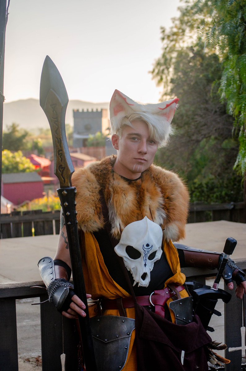 wannabfantasymc's tweet photo. ~*rabid*~ #larp #twinmask #warlock #cosplay #dnd https://t.co/DiSf95T1CZ