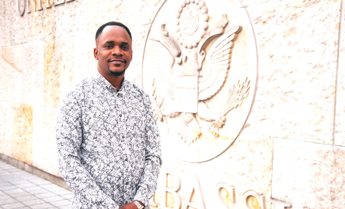 #𝐂𝐞𝐥𝐞𝐛𝐫𝐚𝐭𝐢𝐧𝐠𝐋𝐢𝐟𝐞

This day, I ruminate on the past yr wit gratitud 4 all th lessns learned, chlngs ovrcmd &amp; achvmnts celebrtd. As I step in2 a new chptr of my life, I promis 2 cheris myslf, follo my dreams &amp; create a life dat brngs me gratification.