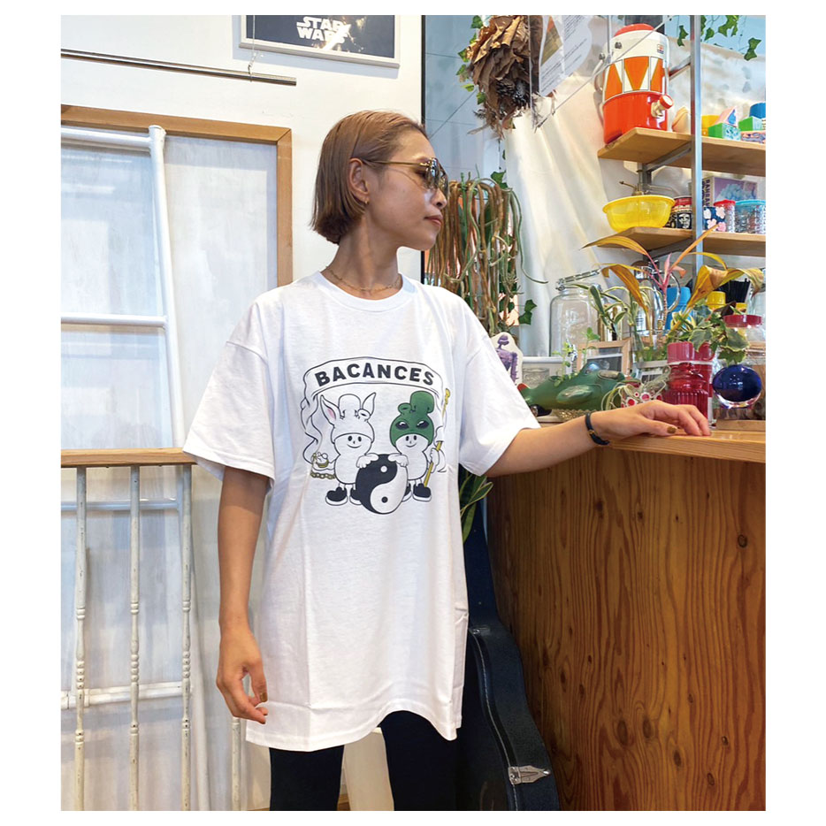 evoluir2002's tweet photo. 『BACANCES』
□ BC S/S T WHITE RABBIT BONGMAN/ wht
BACANCESお馴染みのWHITE RABBIT計画グラフィックな白ウサギとエイリアンをBONGMAN流に描き下ろした可愛いグラフィック。
#evoluir
#金沢市 #静岡市
#bacances #tシャツ
#rabbit #神出鬼没 #bongman
#スケボー #street #skater #hardcore https://t.co/BQdmHuAABQ