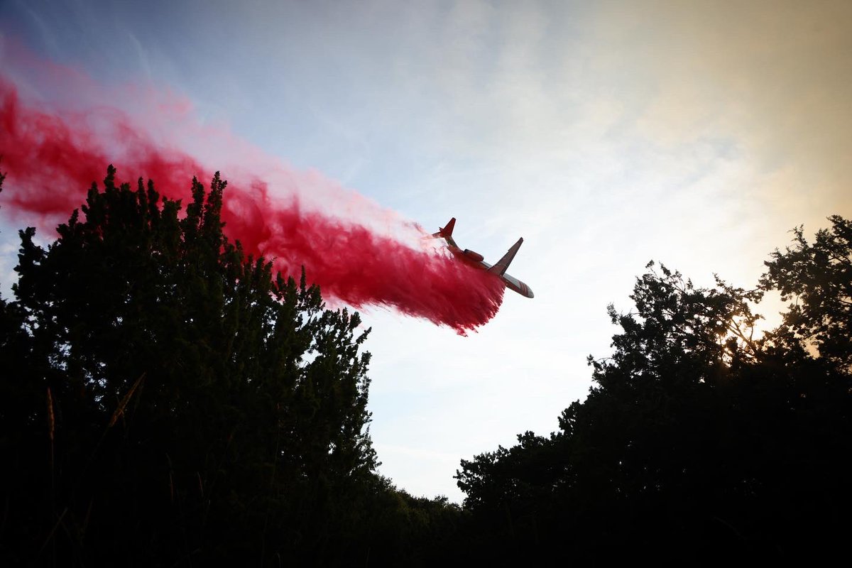 SwansonPhotog's tweet photo. #rabbitfire #gavilanfire #riversidecounty #losangeles #california #calfire #wildfire 

 #onassignment @AFPphoto https://t.co/8NIZmowWbS