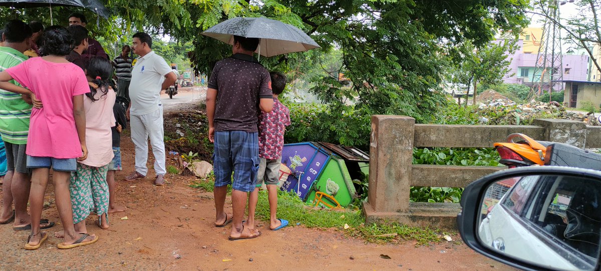 coachchandan's tweet photo. @bmcbbsr Sir, kindly rescue the BMC Trash (Kachda) Lifting Vehicle since it has fallen into the dangerous drainage of BADAGADA CANAL ROAD (IN FRONT OF SANTOSHI VIHAR ENTRANCE). Kindly refer to my earlier message (enclosed) to you as well. Thank you so much! Warm regards. https://t.co/i711pGbfzW