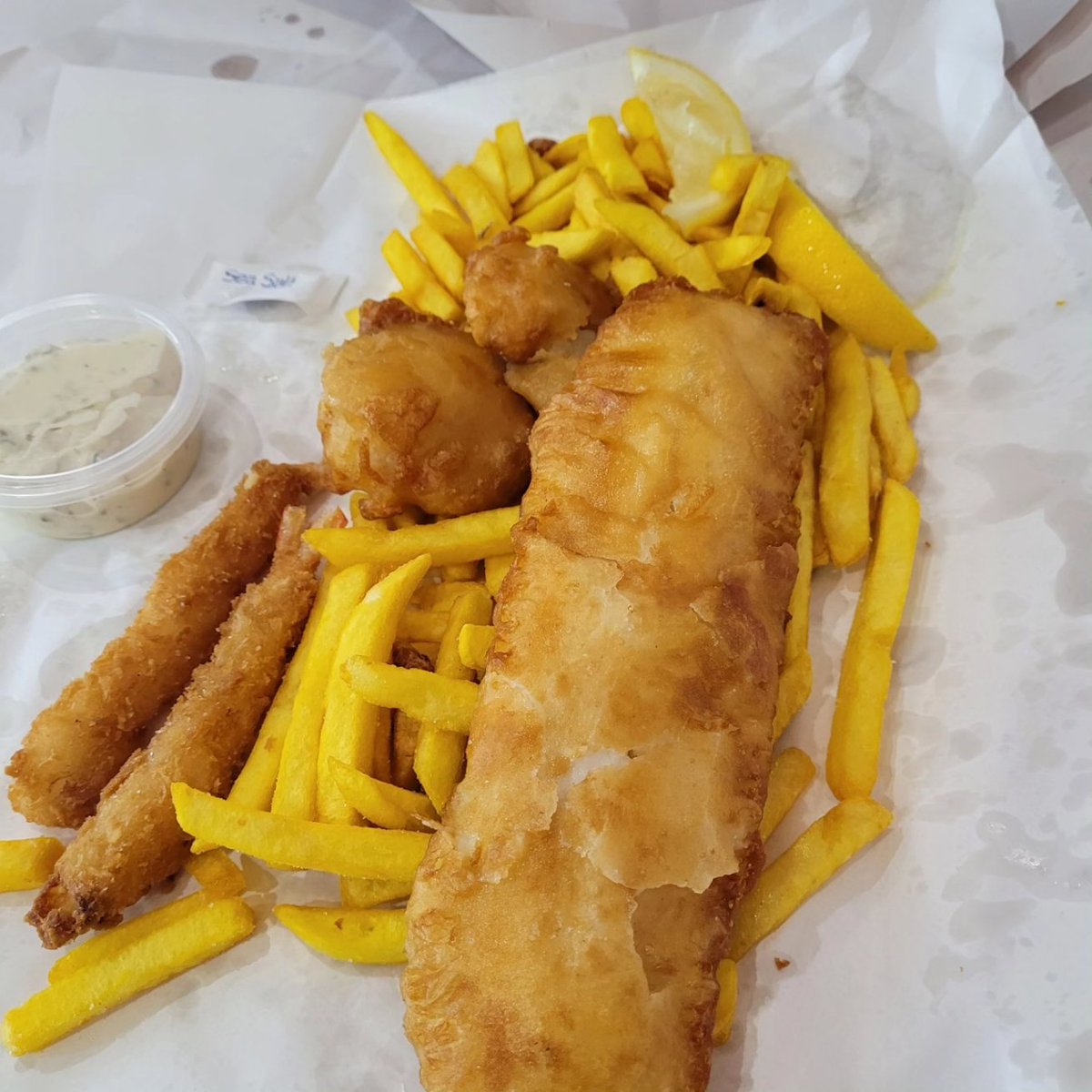 halal_review's tweet photo. Lunch at Lorne fish and chips. Proudly displaying Halal logo.
#Lorne #HalalMelbourne #Halal https://t.co/QiQuXpwy39