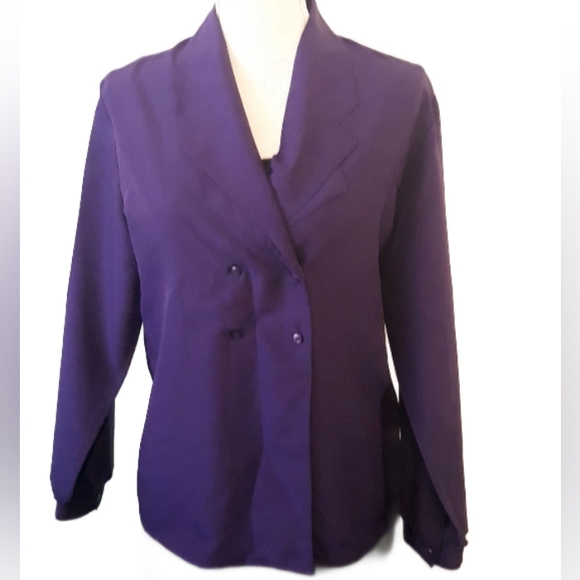 So good I had to share! Check out all the items I'm loving on <a href="/Poshmarkapp/">Poshmark</a> from <a href="/onetiana/">Tiana</a> @discepatiposh #poshmark #fashion #style #shopmycloset #joie #bananarepublic #vintage: posh.mk/UQE7C2wntBb