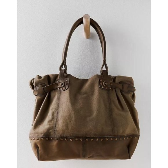 So good I had to share! Check out all the items I'm loving on <a href="/Poshmarkapp/">Poshmark</a> from <a href="/jilbernstein/">duetprotocol.bnb</a> #poshmark #fashion #style #shopmycloset #freepeople: posh.mk/qTNoHiCntBb