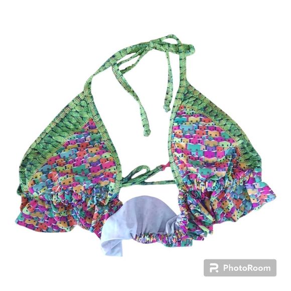 Breebp2's tweet photo. So good I had to share! Check out all the items I'm loving on @Poshmarkapp #poshmark #fashion #style #shopmycloset #chikolatbeachwear #cabelas #forloveandlemons: https://t.co/aVAidHW26C https://t.co/DklucpRcqA