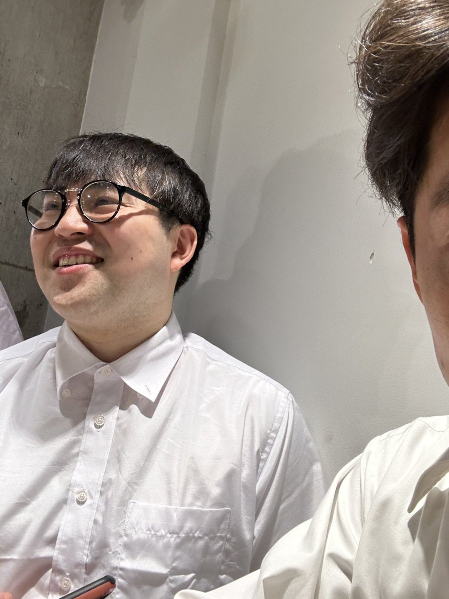 katoh_takahiro's tweet photo. 2日目！
お昼の回は無事終わりまして
●15:30からYouTubeトークLIVE生配信
●夜の回は19:00開演、チケット飛び込み大歓迎！

よろしくお願い致します😊

#屋ゲ
#今日の竹之内
#喉が心配 https://t.co/eva9GRu0HA