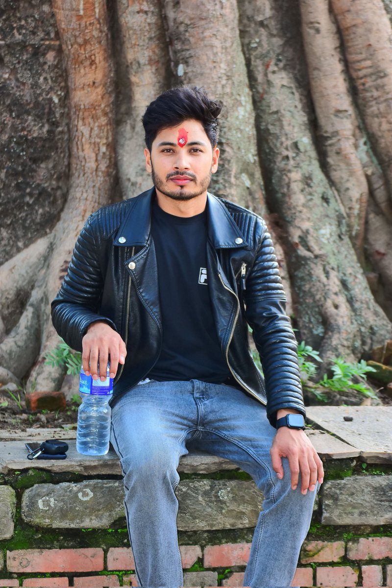 Bharat__Saud's tweet photo. बेची दिउ कि क्या हो.......?
                   सबै पिडाहरु!!
मृत्युले धेरै राम्रो दाम दिइरहेको छ।।😥 https://t.co/XsoHPKteNr
