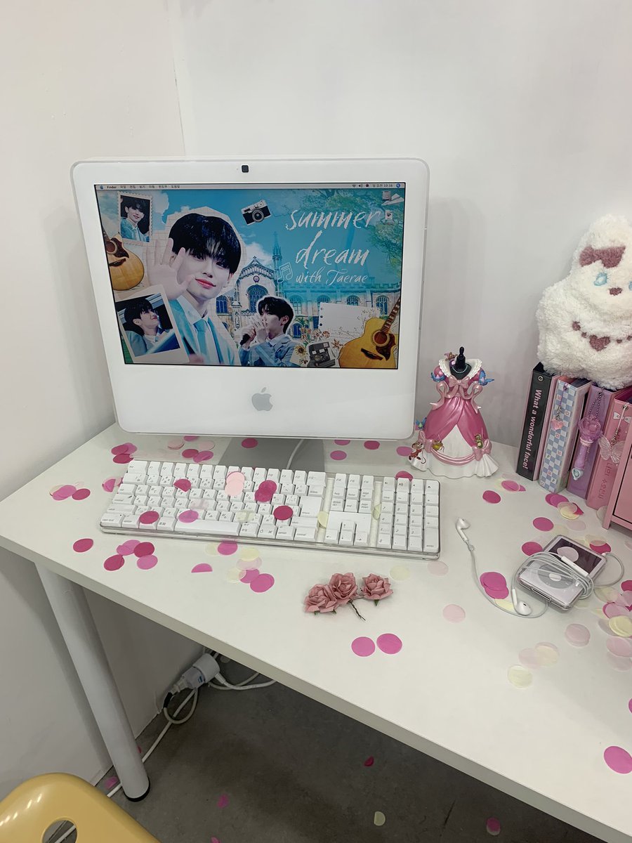 ttrr_020714's tweet photo. #태래가_온_여름을_기억할게요 
#summer_dream_with_taerae 
기대를 정말 많이 하고 간 생카인 만큼 너무 이뻤어요🥺
태래고사도 너무 재밌었고 특전들도 다 너무 맘에 들었어요..🩵
스탶 분들도 친절하게 도와주셔서 너무 만족했던 생카였습니다😭 https://t.co/ZRhBTv0DiR
