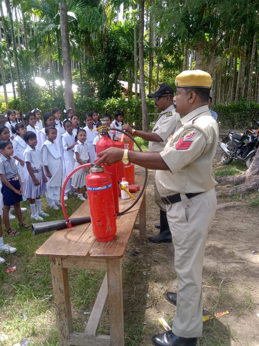 FireService_ANP's tweet photo. #FSKalighat organized #FireSafety Awareness Session &amp; Mock Drill at Government Secondary School,Paschim Sagar. 

117 Students &amp; 8 Teachers actively Participated with great enthusiasm to learn about Fire Safety &amp; Preparedness.

Well Done !! https://t.co/regwLu8kRL