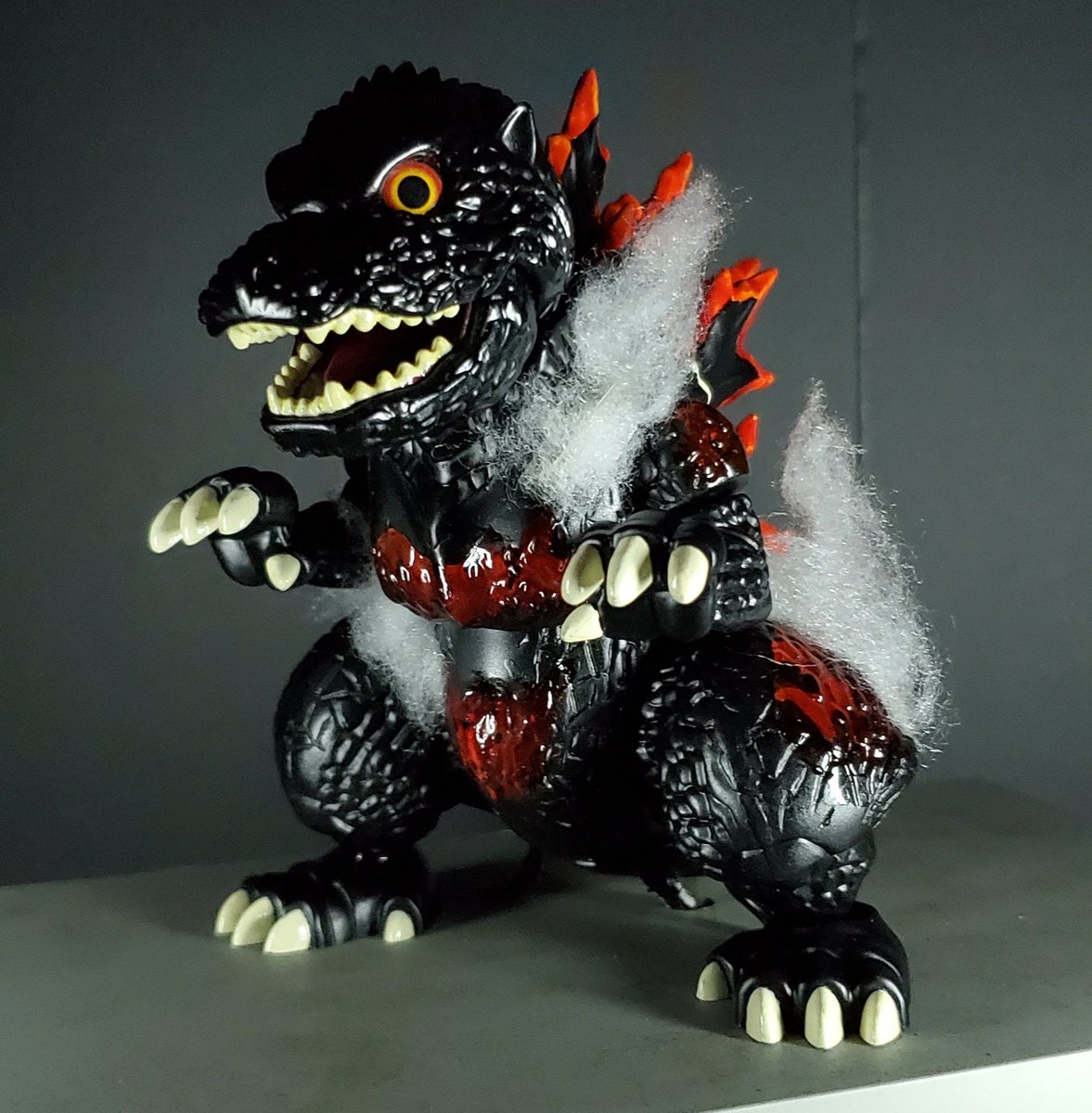バーニングゴジラ（発光塗装改造品） - メルカリ