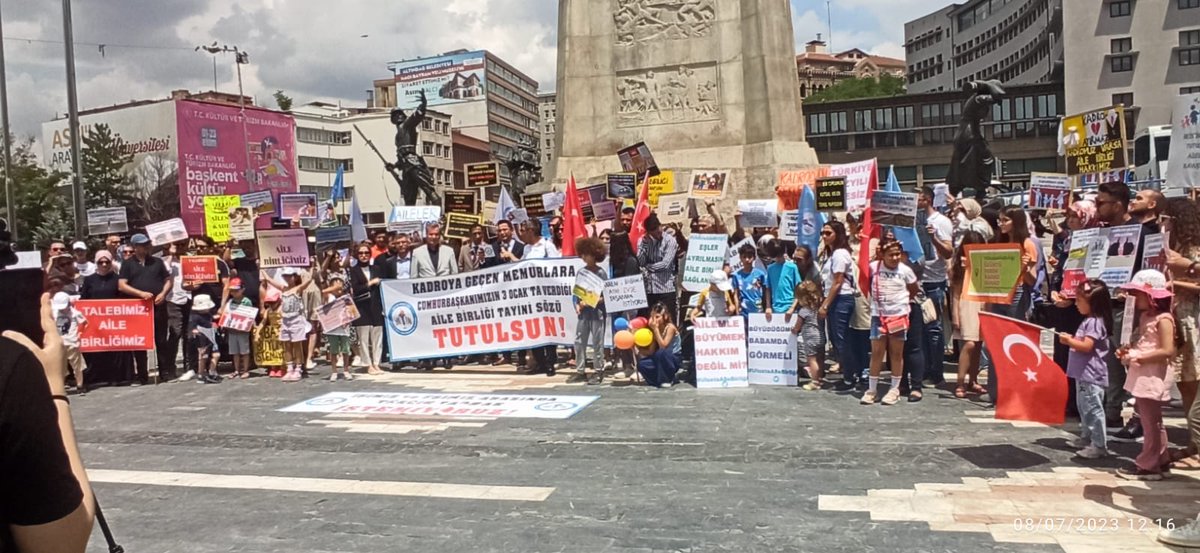 HabereGuven's tweet photo. 30 bin kişiden oluşan Eş Durumu Mağdurları, hükümete seslendi https://t.co/ch4KljVYBz @DestekAtamaa @drfahrettinkoca
@ibrahimyumakli @Yusuf__Tekin @DIBAliErbas
@kemalsamlioglu @farukyelkenc
@cftcblnt @oguzozat #UlustaAileBirliği https://t.co/2NvDrnwHxz