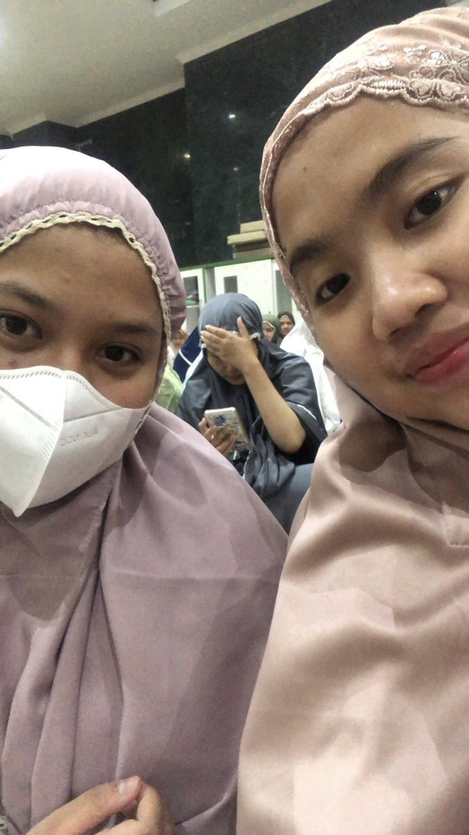 bheryaa's tweet photo. Presensi Sholat Dzuhur Berjamaah Baitul Arqam 
Nama : Adilla Soraya 
NIM 2200034035
Prodi Kedokteran https://t.co/qpN8WBAREQ