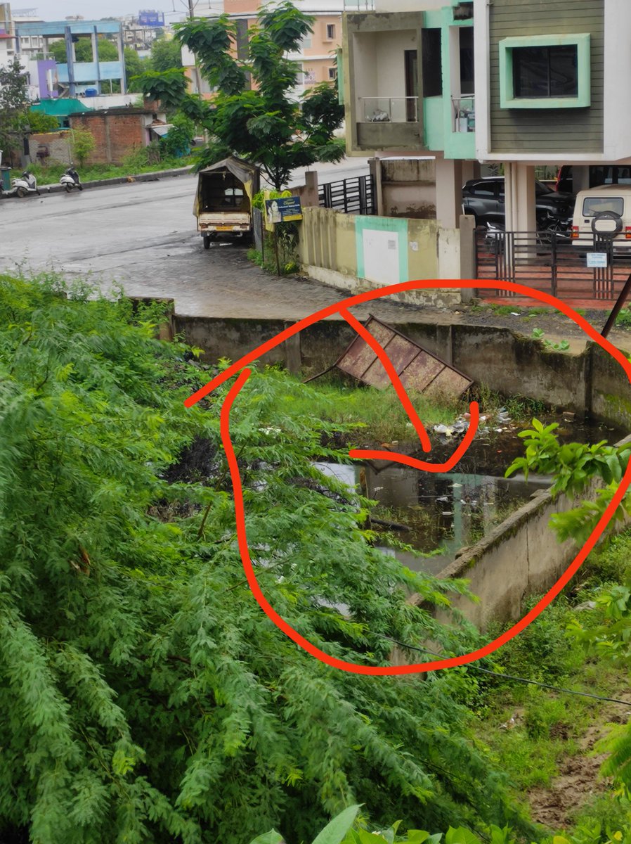 RahulDhadkar's tweet photo. @ngpnmc Nagpur, We are residing at New manish nagar Raghav Residency Somalawada, Besides our building there is water get clogged due to the rainy season, now this is an excellent resource for the breeding of Larva Dengue mosquito So do the immediate fogging or chemical treatment https://t.co/BmTPGVGFEj