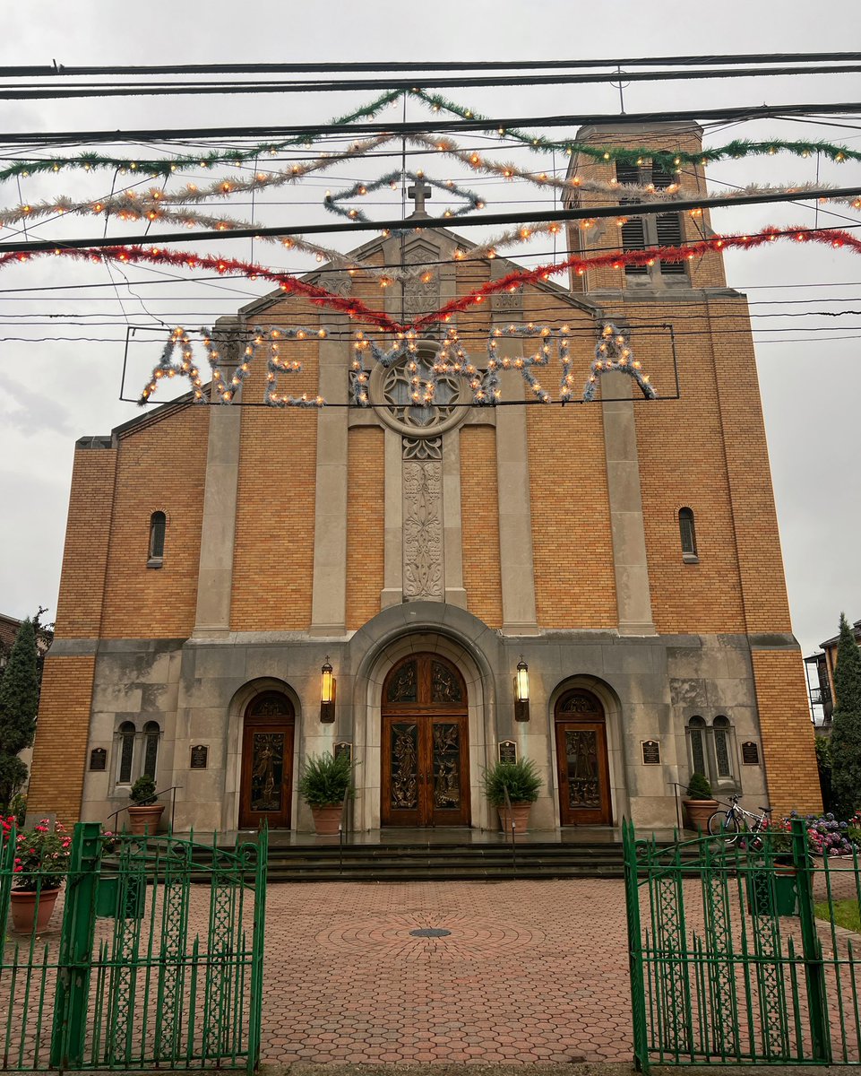 Our Lady of Mount Carmel R.C. Church: “The Little Cathedral of #DownNeck”. 
————————————
#OurLadyOfMountCarmel #Ironbound #NewarkNJ #Italian #ItalianAmerican #LittleItaly #ItalianEnclaves #TonyMangia #AtTheTableWithTony #MANGIA #TonyMangiasLittleItalyTour