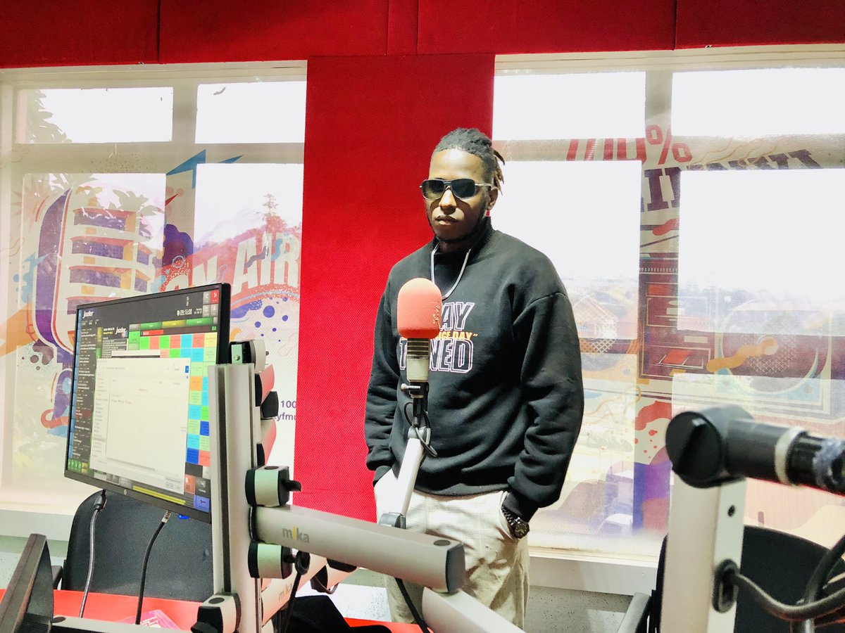 SinantiOfficial's tweet photo. I’m on @GalaxyFMUg with @Detacha3 right now.

#owamasoameru https://t.co/2RFgIWHIir