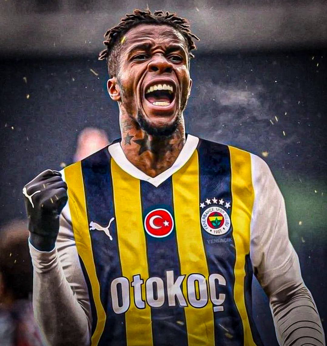 🗣️ Arda Birben: "Fenerbahçe, bugün Wilfried Zaha ile İngiltere’de bir araya gelecek."