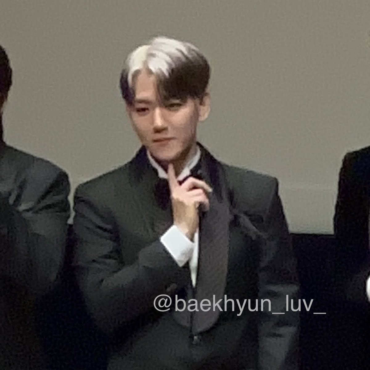 Baekhyun_luv_'s tweet photo. 백현이 오늘 포즈 많이해줬서 https://t.co/1M2S6iJfhz