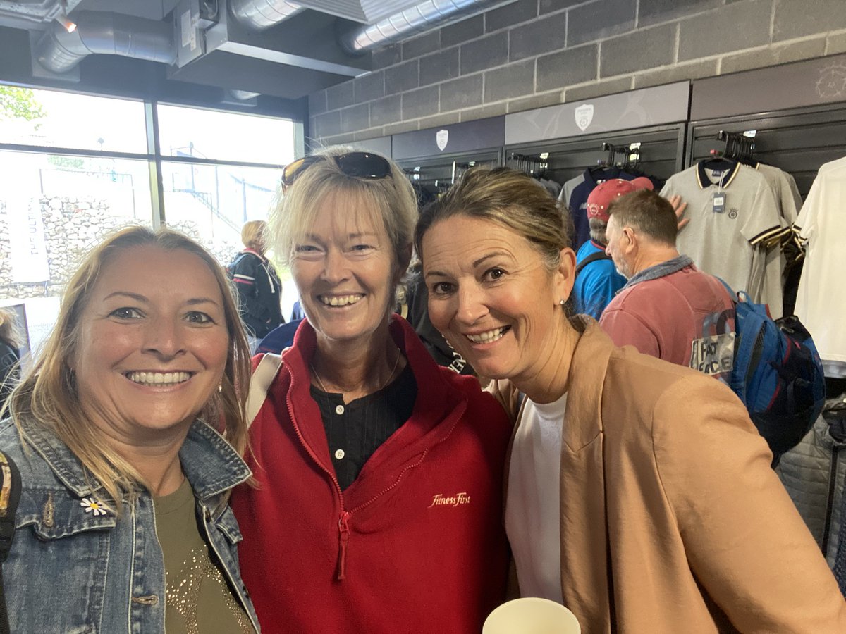 Sarah Moore #engvaus Heather knight block T upper row Q seat 50