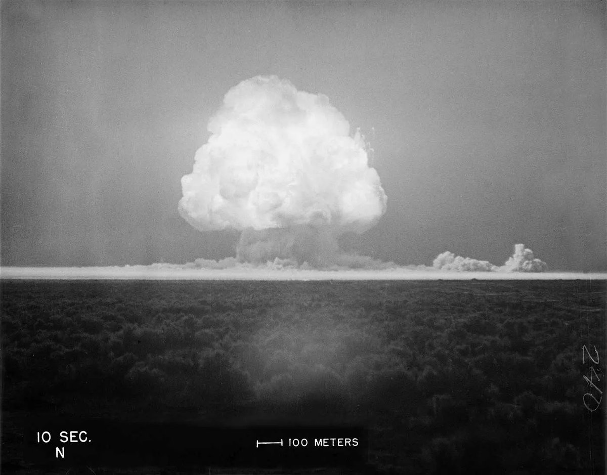patrickwitty's tweet image. 78 years ago today, the world’s first nuclear bomb was detonated in New Mexico. #ManhattanProject Physicists Julian Mack and Berlyn Brixner set up 52 cameras to document the historic test that was &quot;brighter than a thousand suns.&quot; 🧵 #oppenheimer